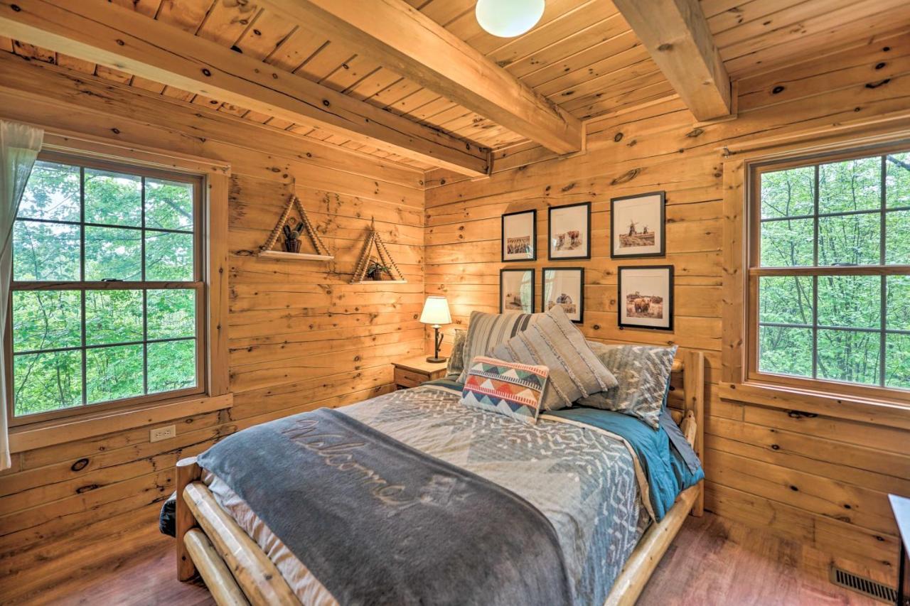 Cozy Retreat With Porch And Double Jj Resort Access! Rothbury Exterior foto