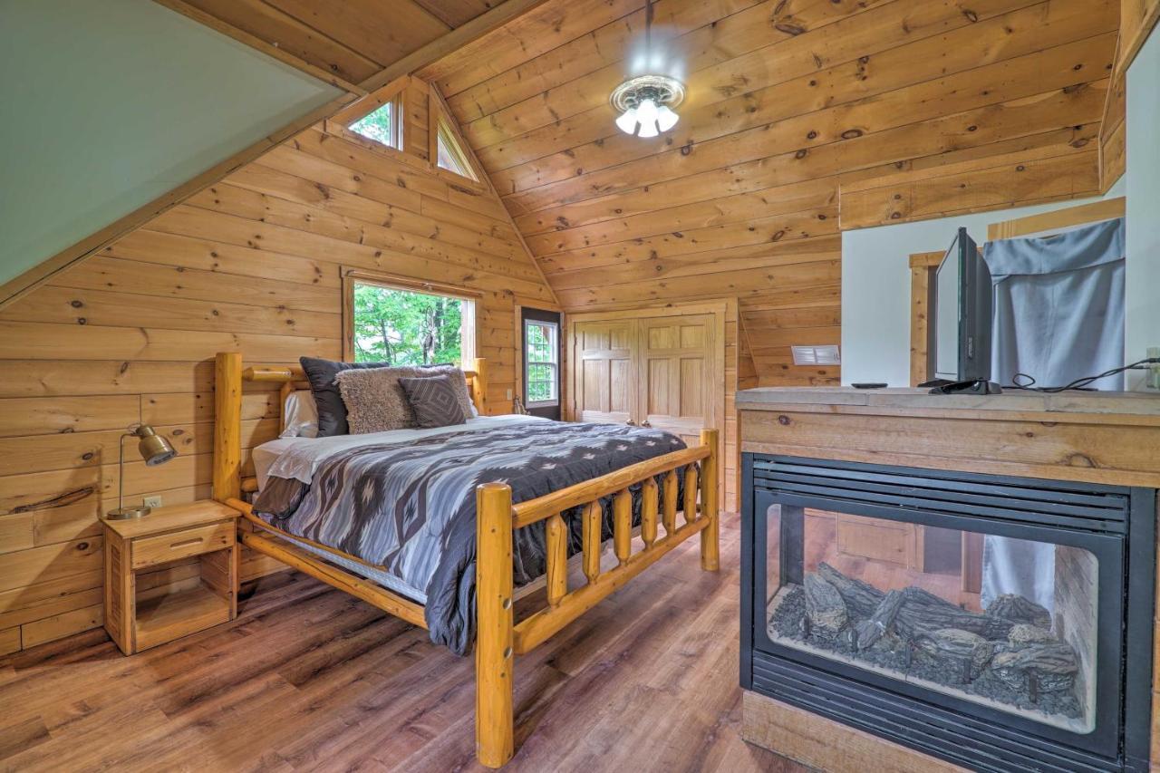 Cozy Retreat With Porch And Double Jj Resort Access! Rothbury Exterior foto